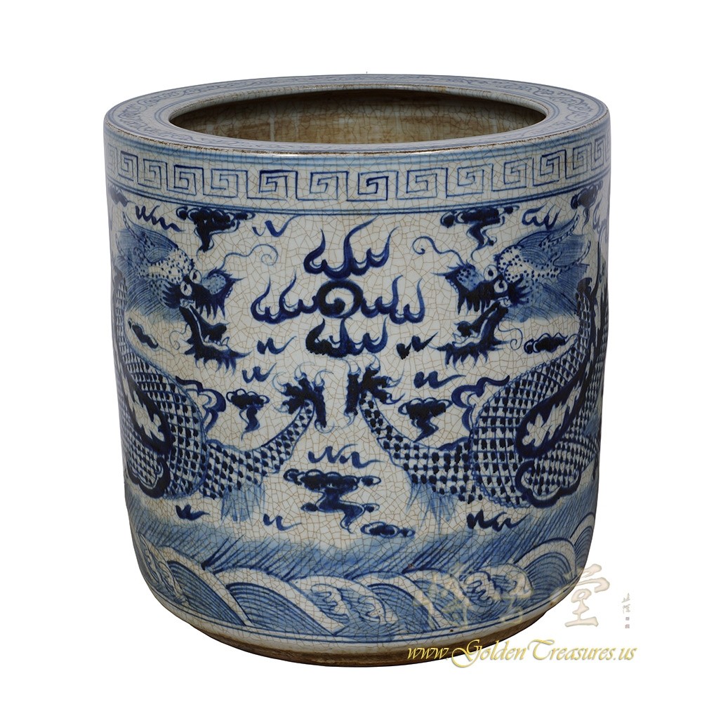 Chinese Vintage Blue and White porcelain Dragon Scroll Pot 