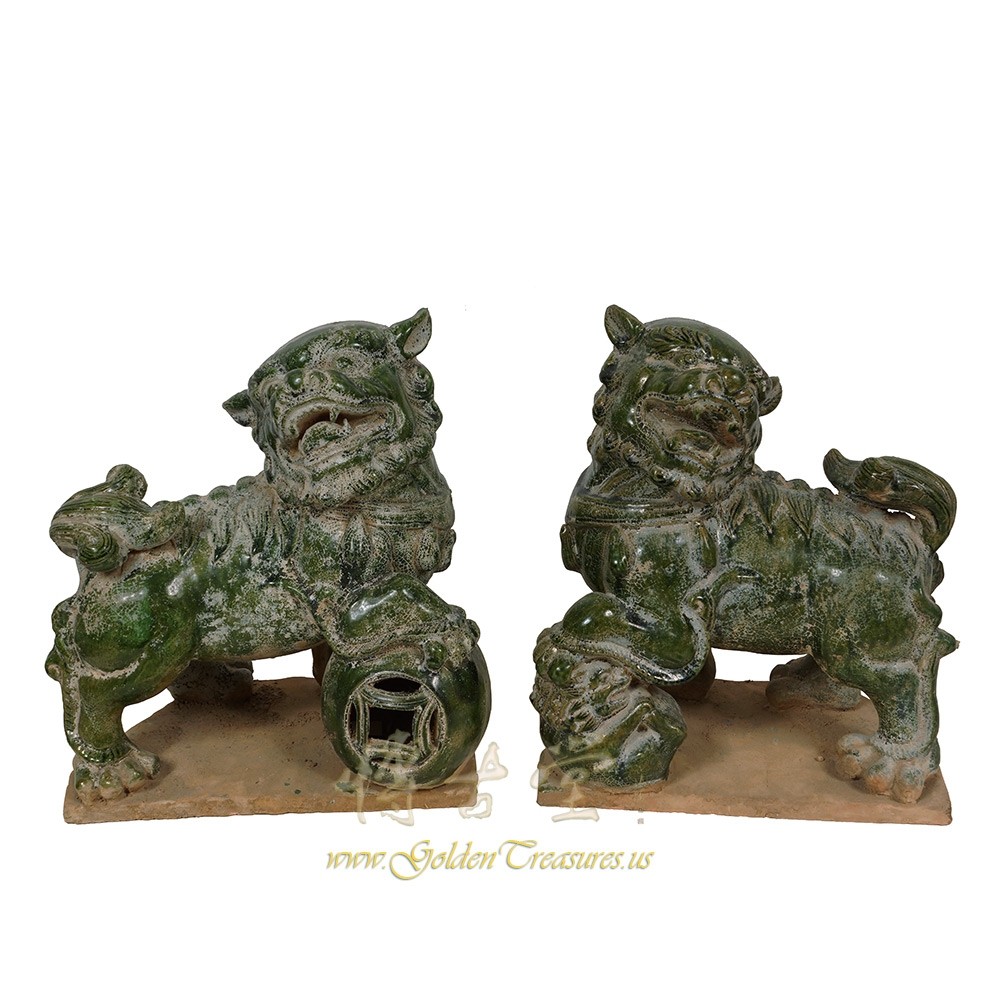 Vintage Chinese Porcelain Foo Dog Pair