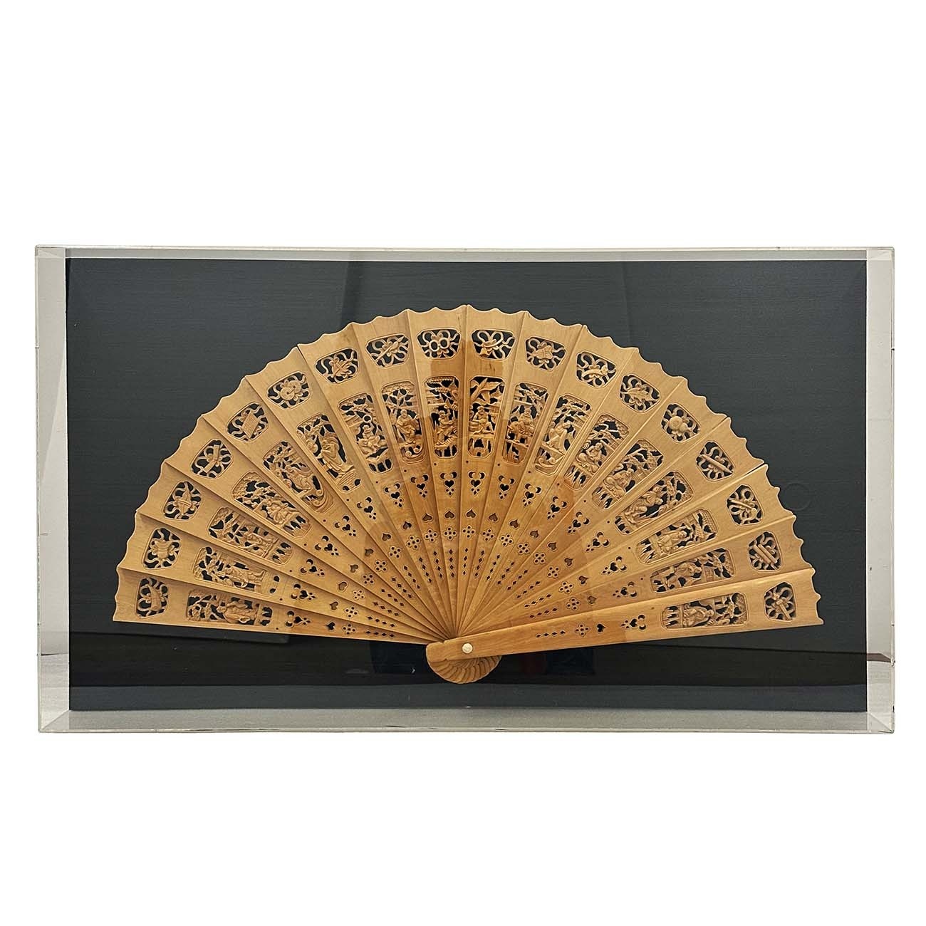 Mid-20th Century Chinese Boxwood Carved Decorative Fan