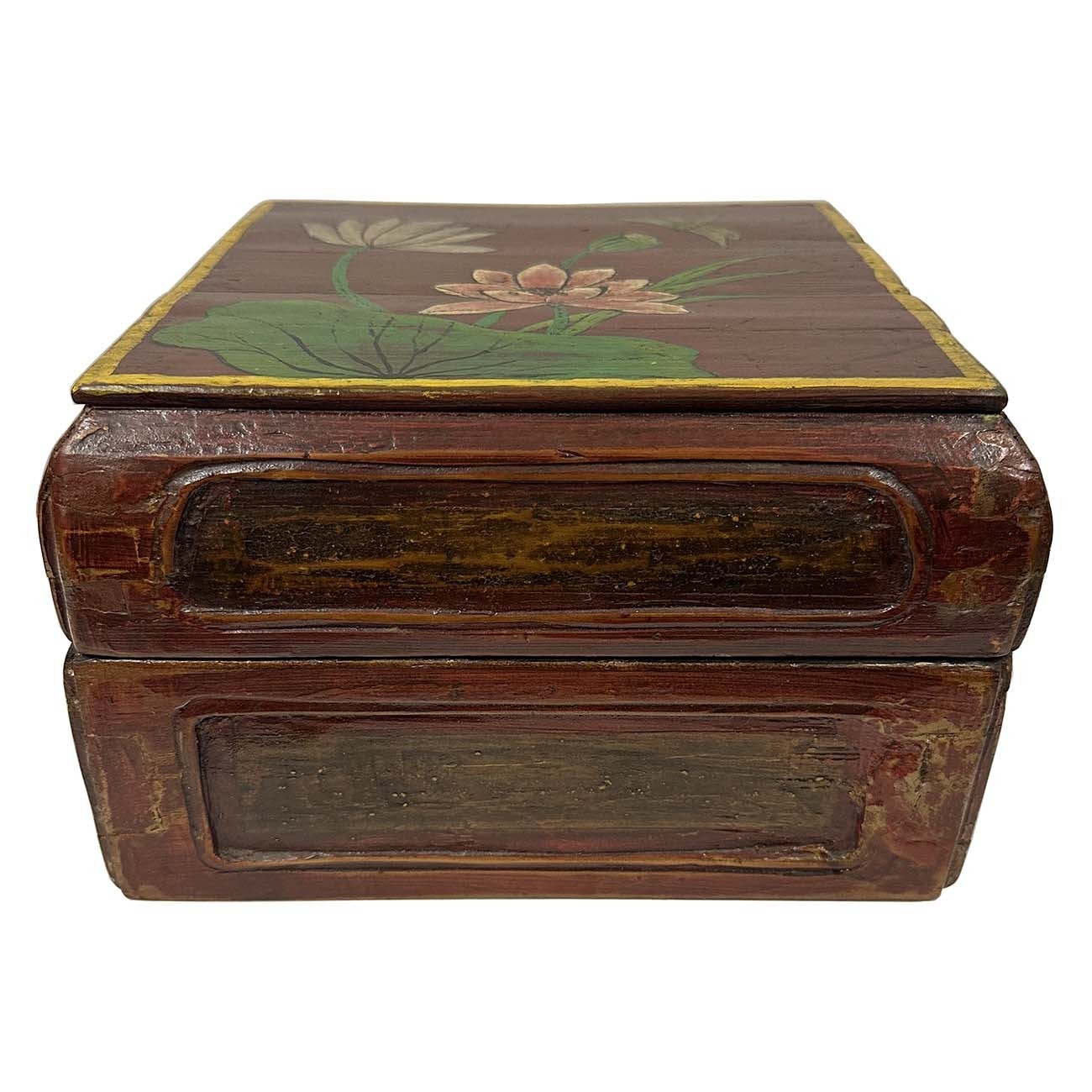 Early 20th-Century Chinese Hand Painted Wooden Jewelry/Fruit Box