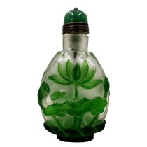 Chinese Overlaid Peking Glass Snuff Bottle with Scoop